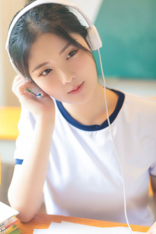 在线观看办公室打扑克